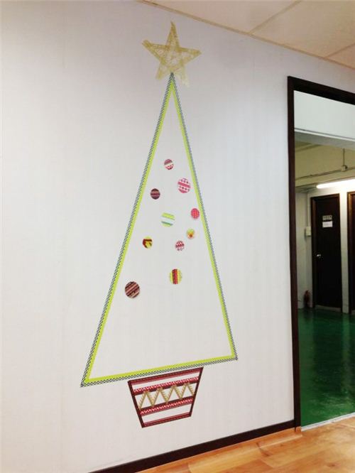 We're crafting a Washi Christmas Tree 1